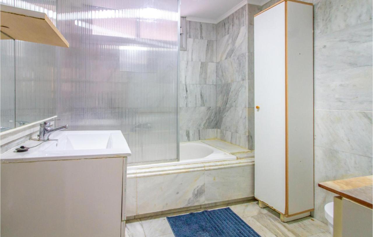 2 Bedroom Cozy Apartment In Benidorm Exterior foto