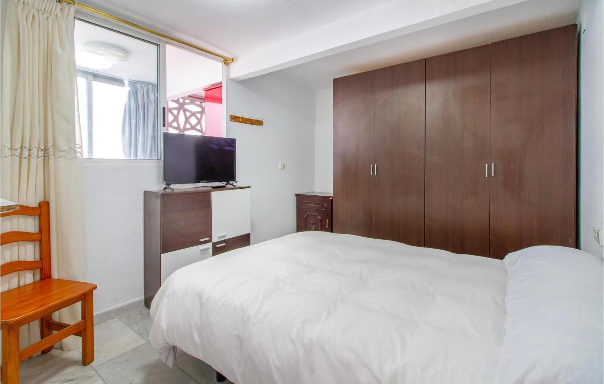 2 Bedroom Cozy Apartment In Benidorm Exterior foto